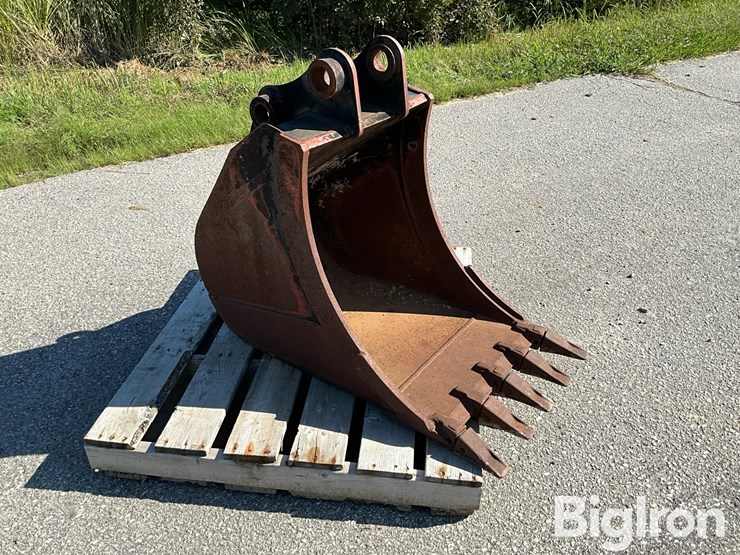 2020-fleco-sy60-24”-toothed-mini-excavator-bucket-image-3