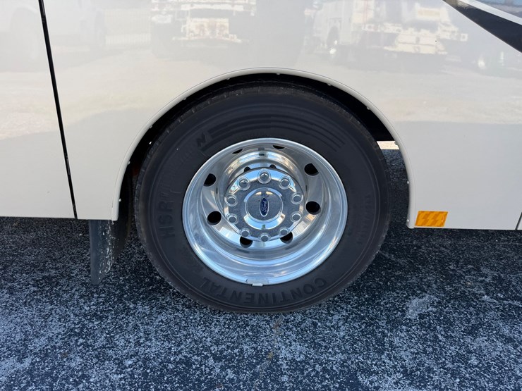 2018-ford-f550-image-10