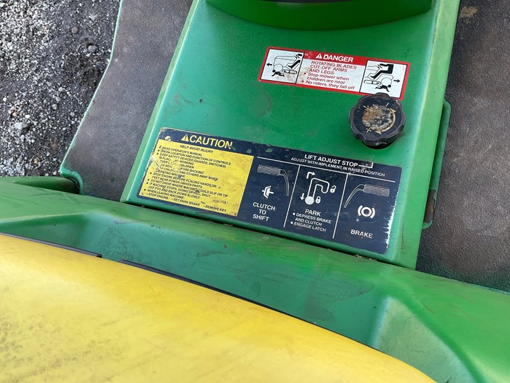 john-deere-240-image-17