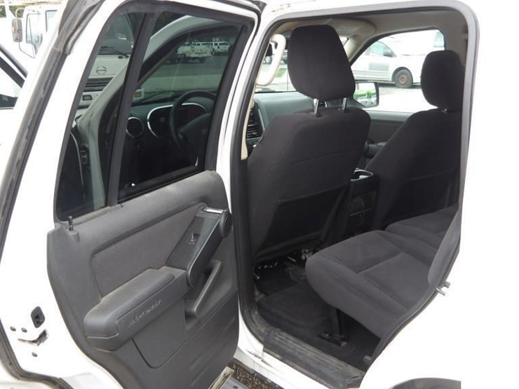 2010-ford-explorer-image-14