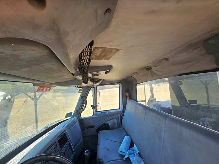 2005-international-durastar-4300-image-28