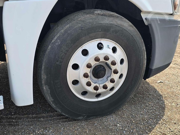 2018-freightliner-cascadia-125-image-18
