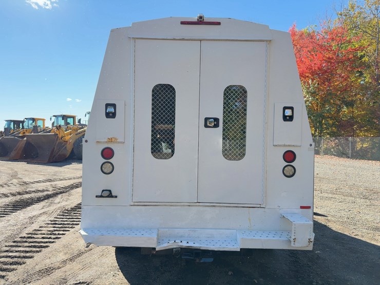 2015-ford-f450-xlt-image-4