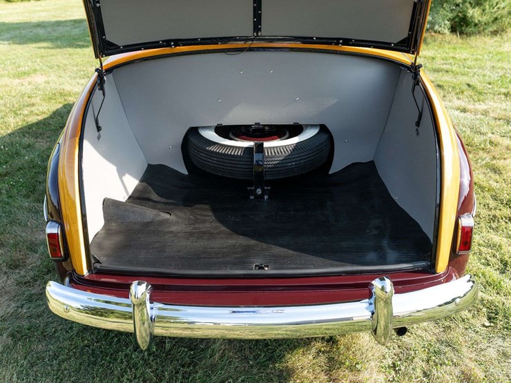 1947-ford-super-deluxe-sportsman-image-21
