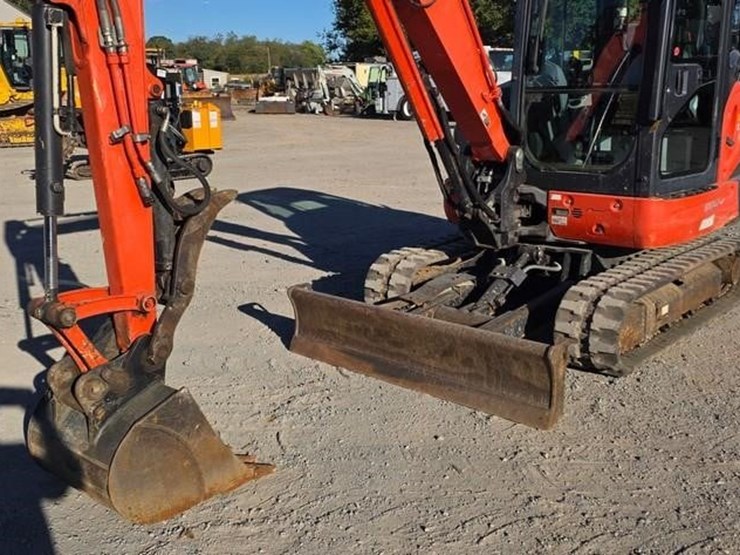 2017-kubota-kx040-4-image-6