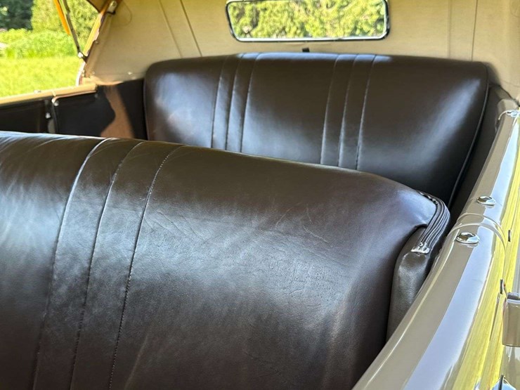 1935-ford-deluxe-phaeton-image-64