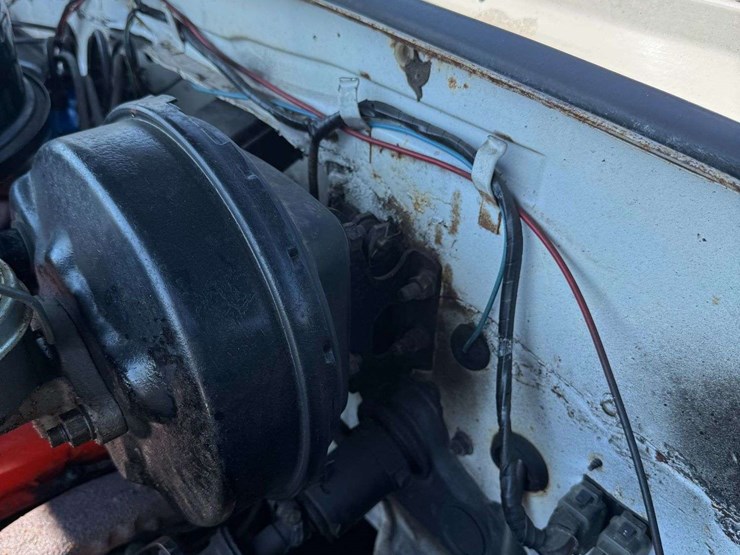 1961-chevrolet-impala-convertible-unrestored-original-image-89
