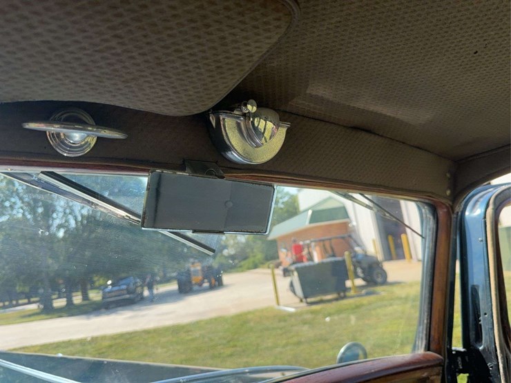 1932-cadillac-v-16-fleetwood-image-121