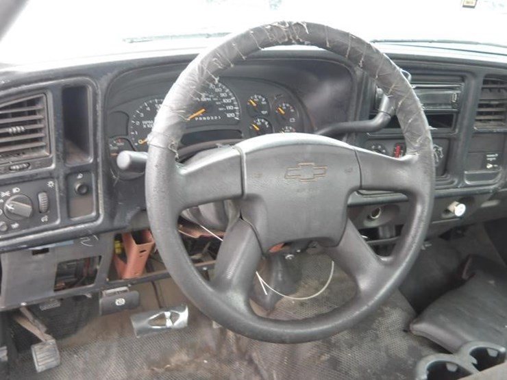 2006-chevrolet-silverado-2500-image-18