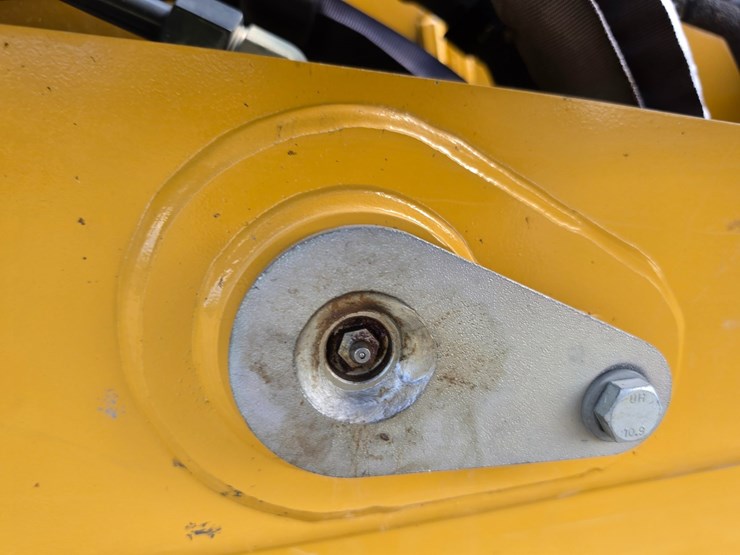 deere-333g-image-79