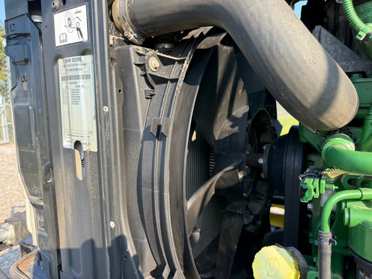 2017-john-deere-6110m-image-73