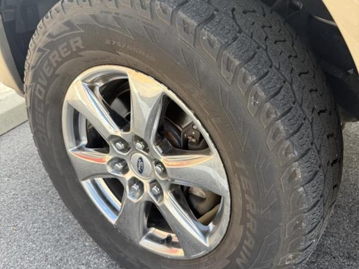 2011-ford-f150-lariat-image-24