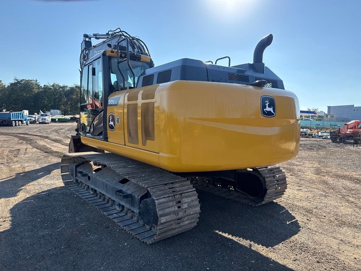 2022-deere-210g-lc-image-6