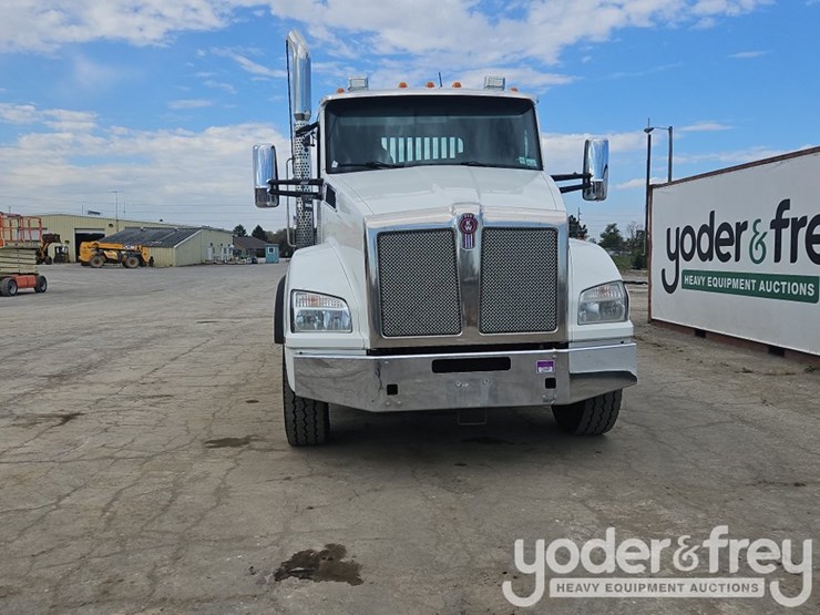 2017-kenworth-t880-image-8