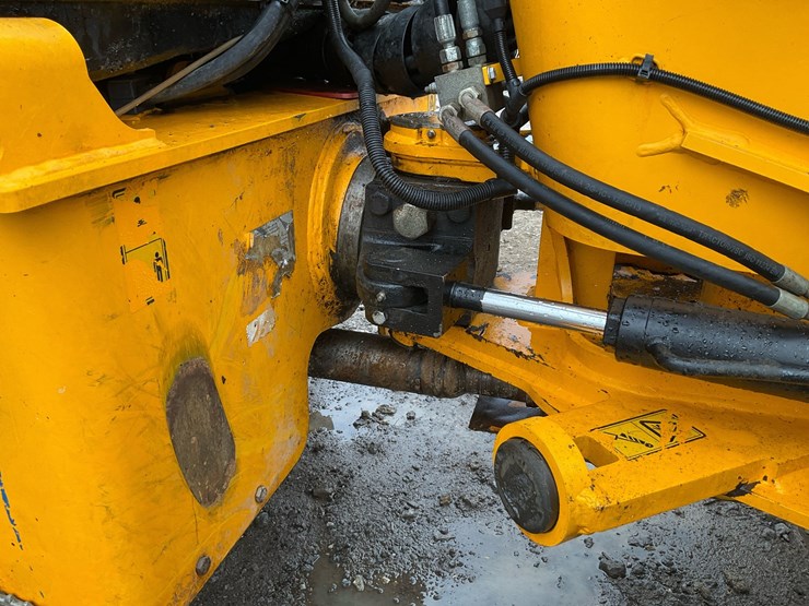 2013-jcb-tm320-image-43