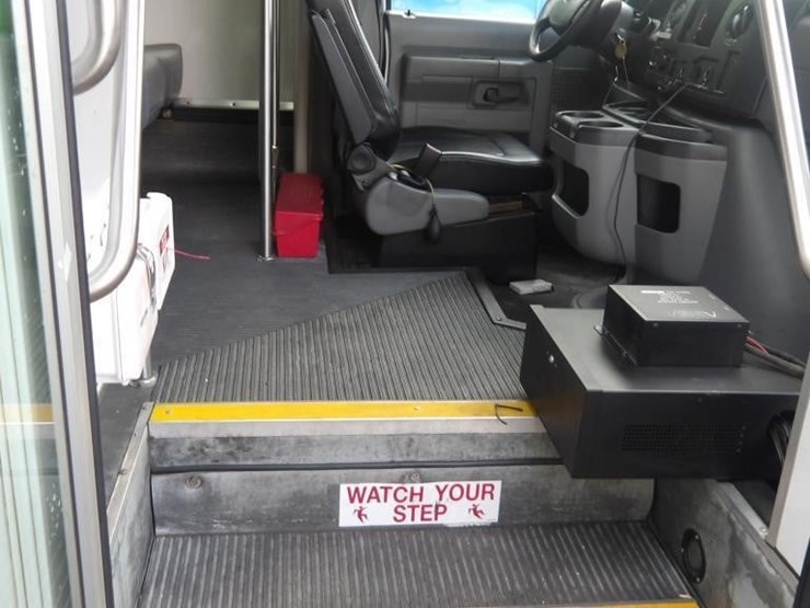 2016-ford-e450-image-14