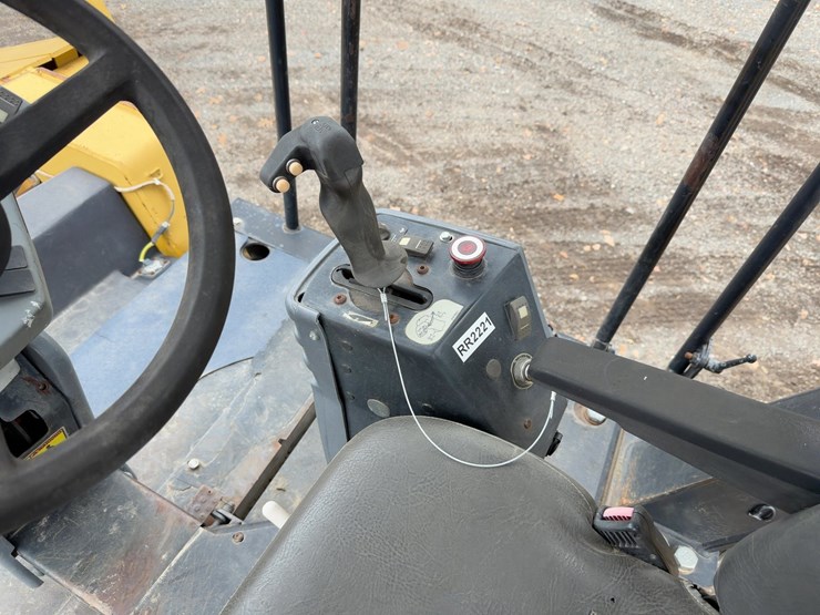 2008-caterpillar-cb-534dxw-image-20