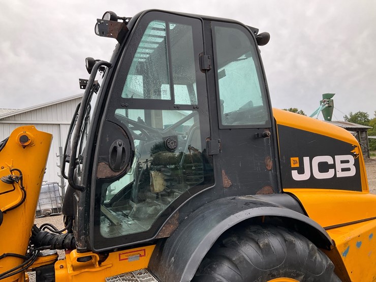 2013-jcb-tm320-image-32