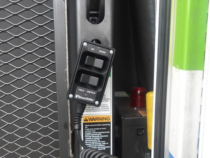 2016-ford-e450-image-15