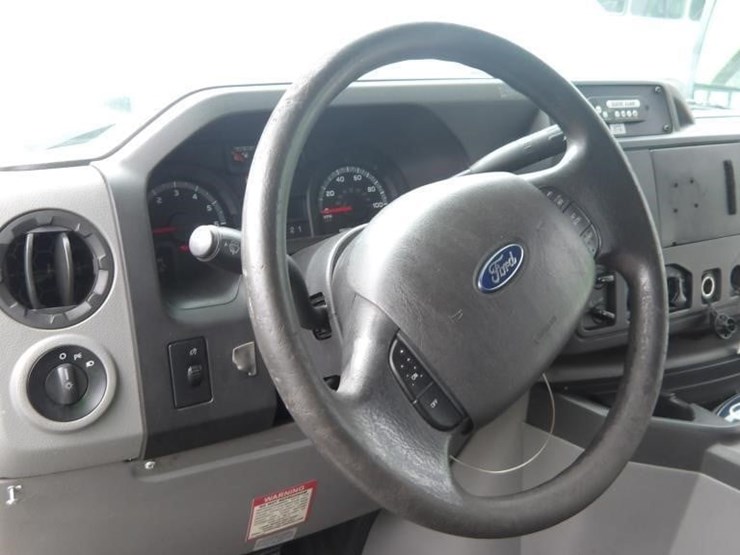 2016-ford-e450-image-19