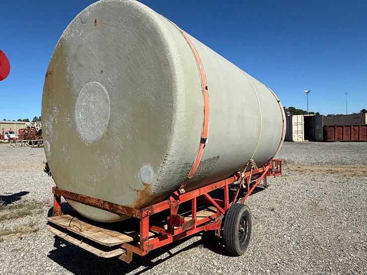 8’-dia-x-13’l-110-bbl-fiberglass-storage-tank-on-s/a-bumper-pull-trailer-image-4