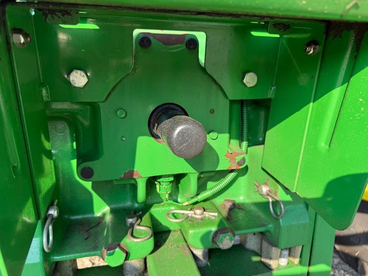 2017-john-deere-6110m-image-28