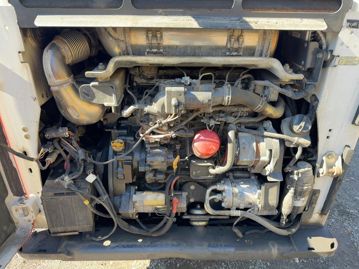 2016-bobcat-s850-image-16