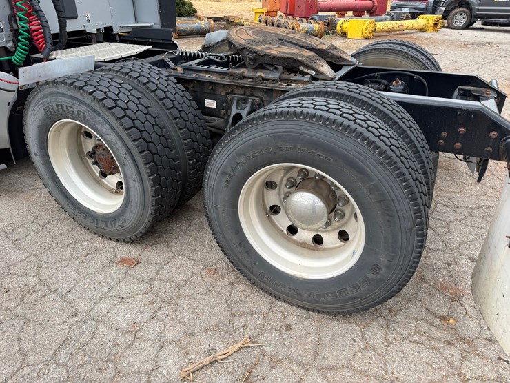 2020-kenworth-t680-image-6