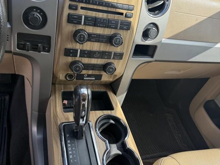 2011-ford-f150-lariat-image-11