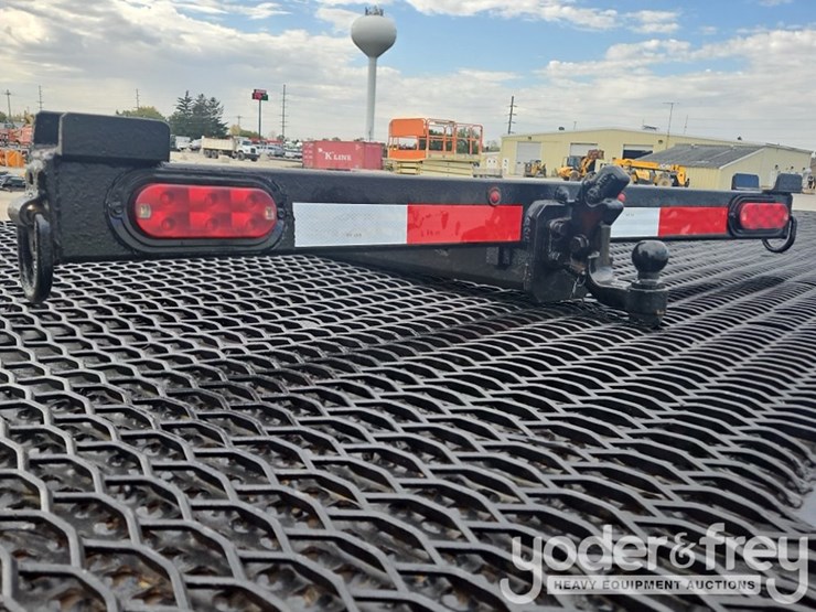 2017-kenworth-t880-image-28