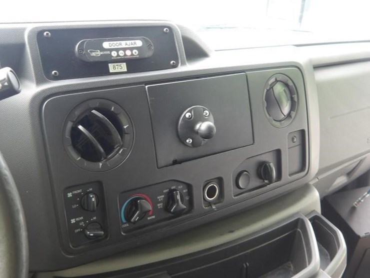 2016-ford-e450-image-20