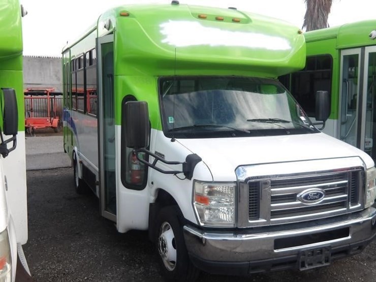2016-ford-e450-image-2