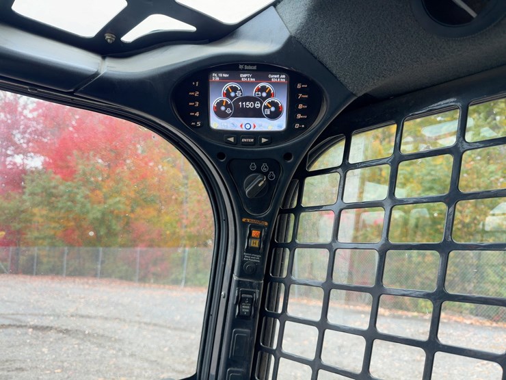 2020-bobcat-t450-image-23