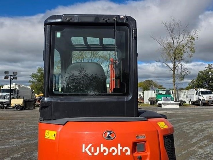 2025-kubota-kx033-4-image-21