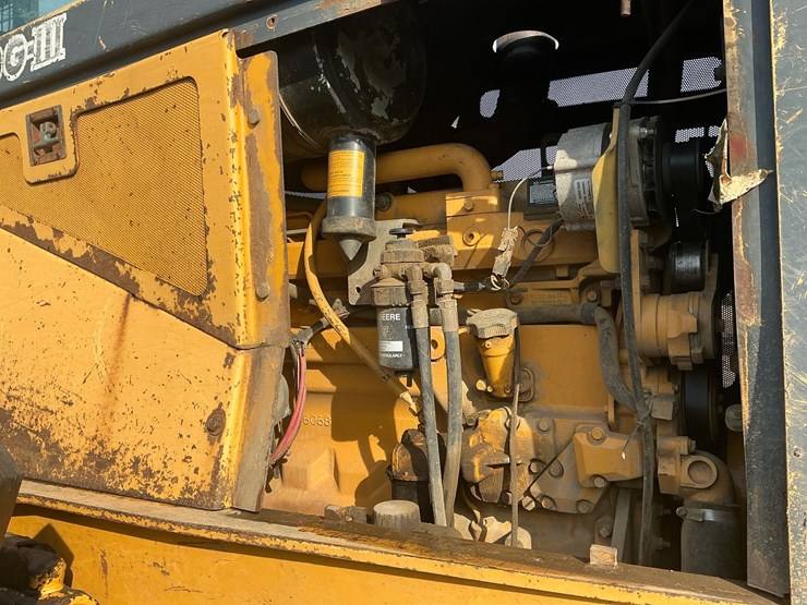 deere-640g-image-11