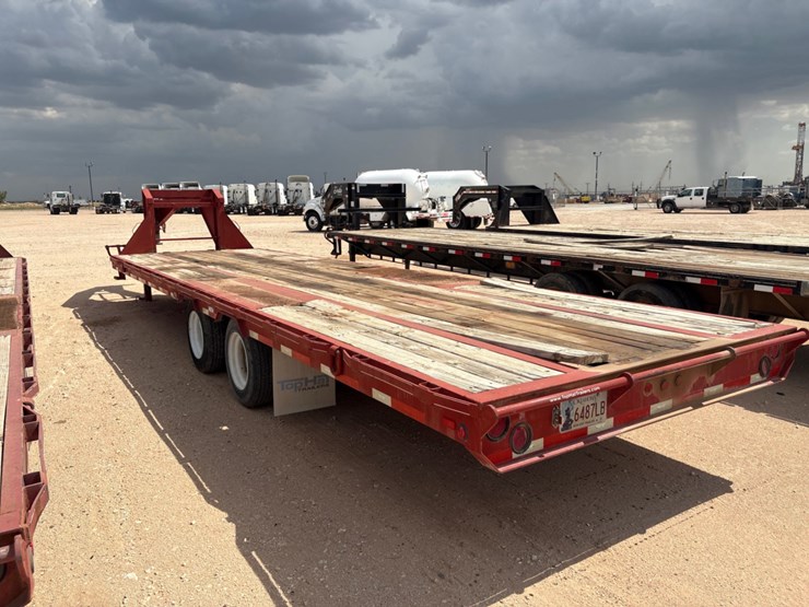 2014-top-hat-trailers-30’-x-102”-t/a-gooseneck-trailer-image-5