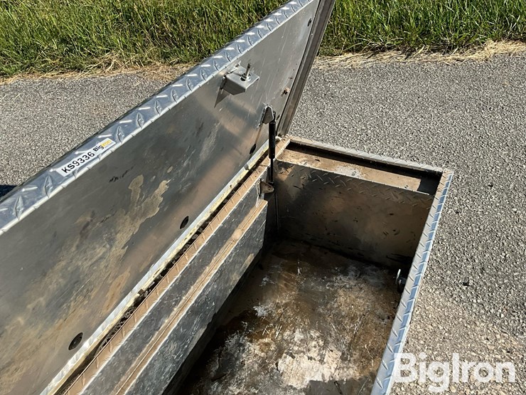 delta-champion-aluminum-pickup-toolbox-image-14