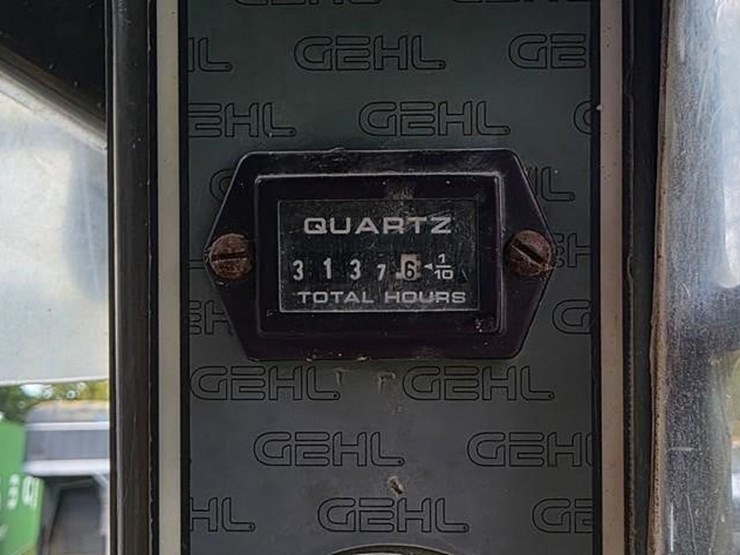 2003-gehl-5635sxt-ii-image-51