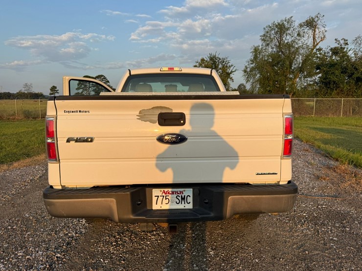 2014-ford-f150-xl-image-15