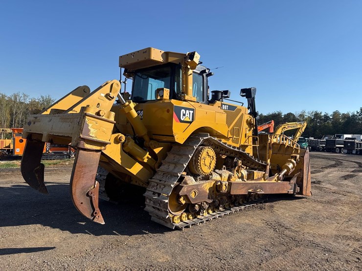 2019-caterpillar-d8t-image-4
