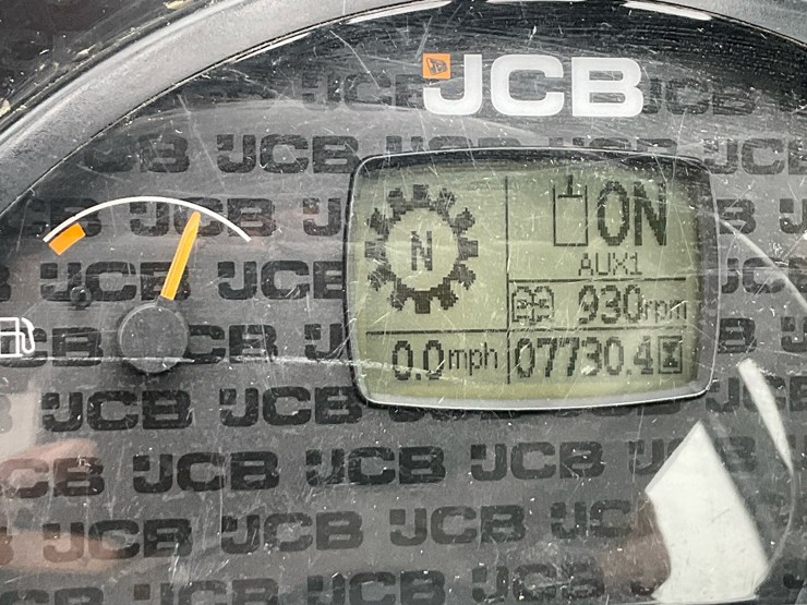 2013-jcb-tm320-image-17