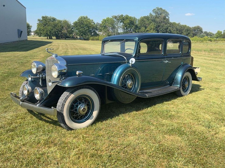 1932-cadillac-v-16-fleetwood-image-1