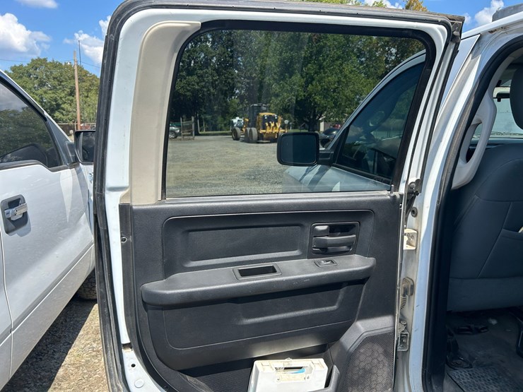 2014-dodge-1500-image-55