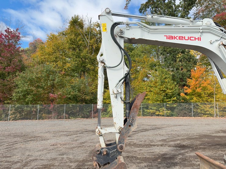 2017-takeuchi-tb290-image-14