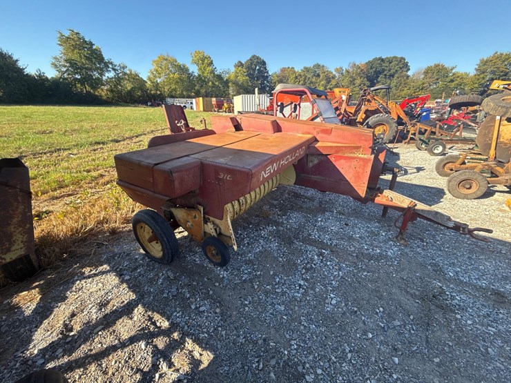 new-holland-310-image-3
