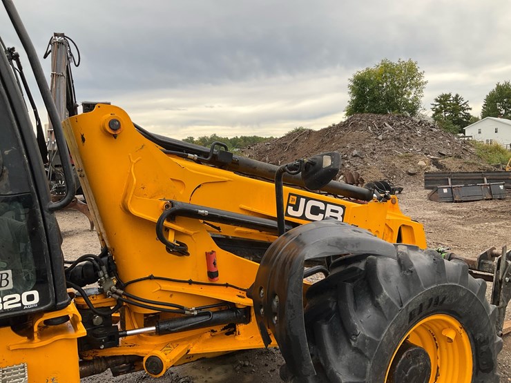 2013-jcb-tm320-image-40