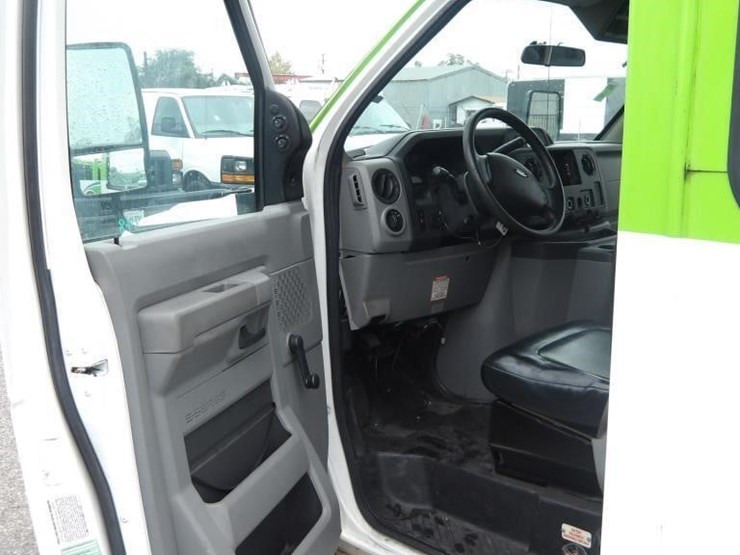 2016-ford-e450-image-18