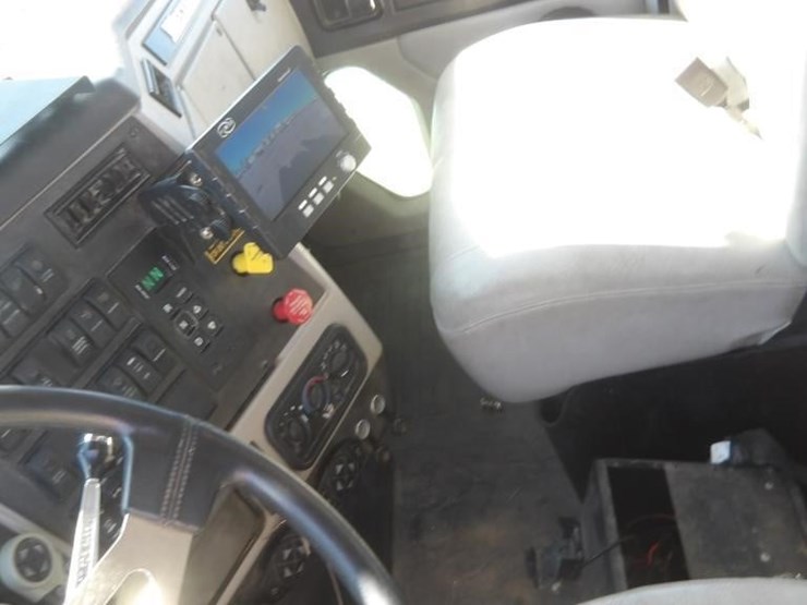 2015-western-star-4800-image-47