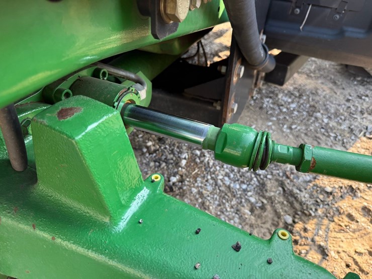 2017-john-deere-6110m-image-38