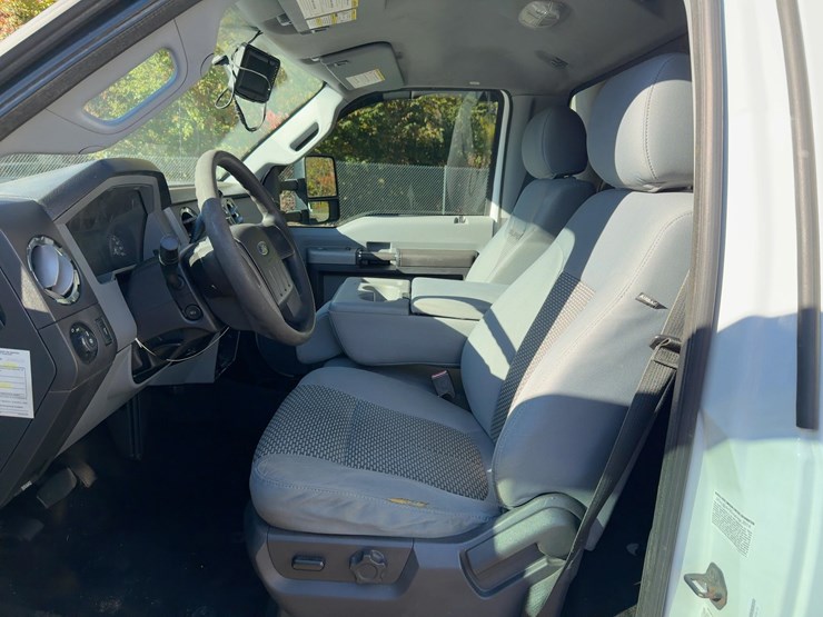 2015-ford-f450-xlt-image-27